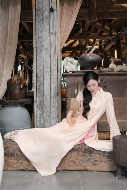 Minh Anh Bui - Gia nhập đường đua áo dài