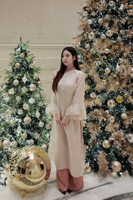 Ly Ly Trần - Cậu Ba thấy e zầy là có đẹp chưa