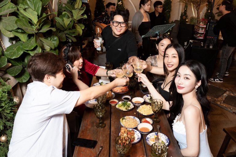 Vũ Phương Anh - Dinner party Cây Lá Kim Phạm Anh Khoa