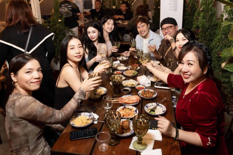 Vũ Phương Anh - Dinner party Cây Lá Kim Phạm Anh Khoa