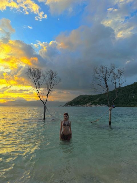 Nguyễn Thị Mỹ Ngọc - Sunset over the sea