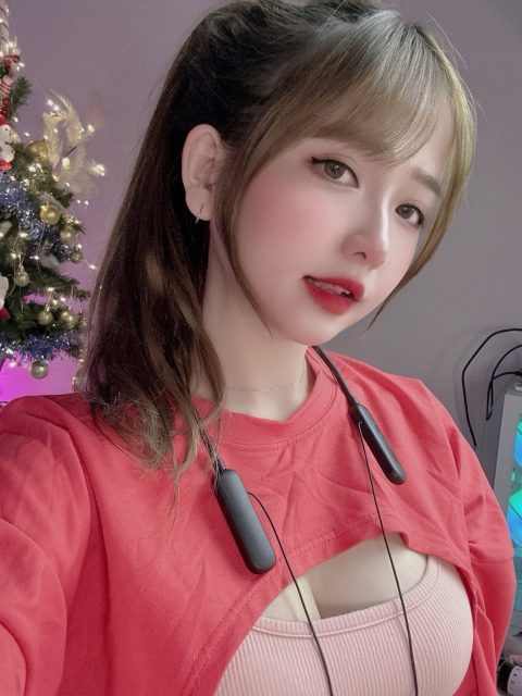 Thùy Trang - Anh giống như bài kiểm tra điểm cao, em chỉ muốn đưa về khoe mẹ