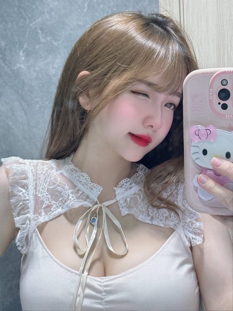 Thùy Trang - Cuộc đời này không nên crush quá nhiều người crush người trong ảnh…