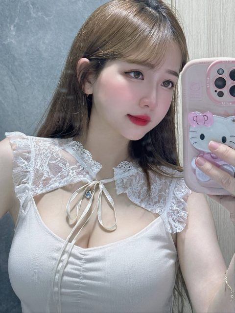 Thùy Trang - Cuộc đời này không nên crush quá nhiều người crush người trong ảnh…