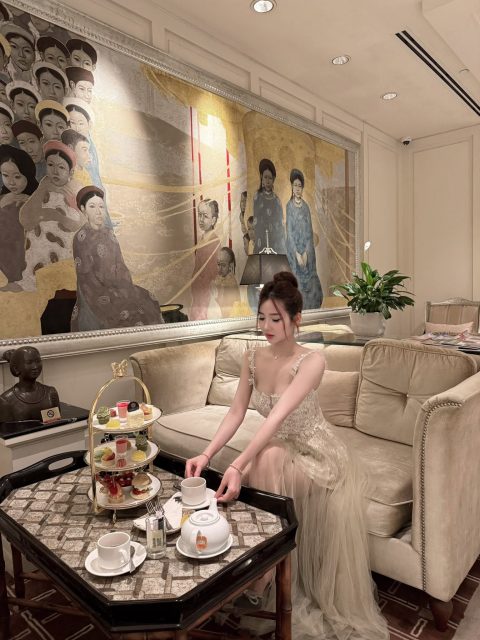 Ly Ly Trần - Thà một mình rực rỡ còn hơn bên ai đó mà mờ nhạt