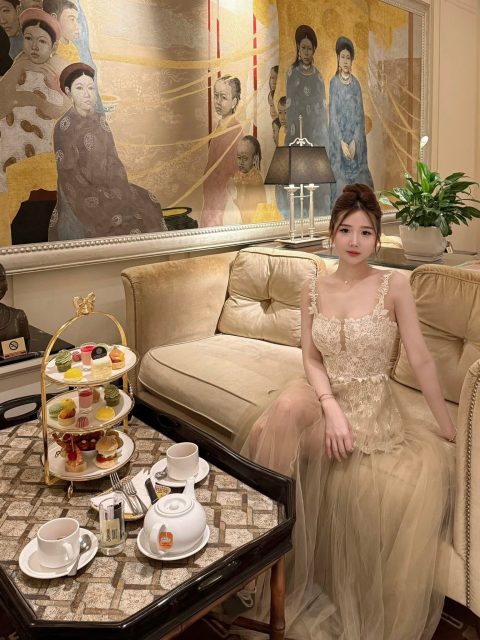 Ly Ly Trần - Thà một mình rực rỡ còn hơn bên ai đó mà mờ nhạt