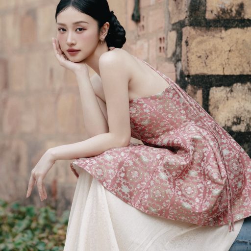 Vũ Phương Anh - Mong môi em nở nụ cười Mong em sống tốt cuộc đời của em Photographer…
