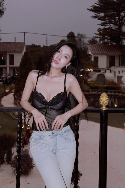 Trịnh Lâm Oanh - Nhìn em này