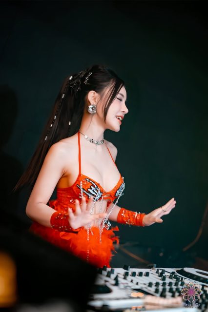 Nguyễn Linh Linh - Một đêm diễn cuối năm thật trọn vẹn tại Fleur d'Or - Space X Hải…