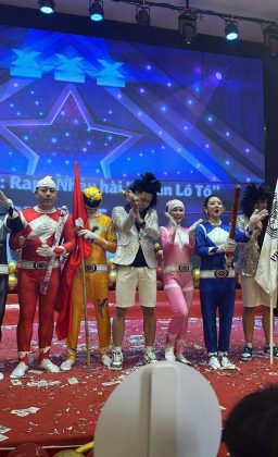 Nguyễn Linh Linh - Trông bọn em vậy chứ đầu óc hoàn toàn bình thường =)))) Chúc mừng tổ…