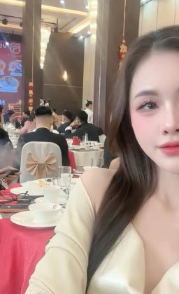 Nguyễn Linh Linh - Trông bọn em vậy chứ đầu óc hoàn toàn bình thường =)))) Chúc mừng tổ…