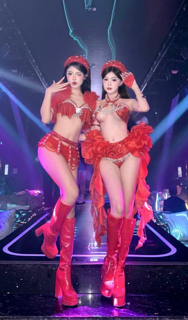 Mẫn Mẫn - Mong em chân cứng đá mềm, đường xa không mỏi, đường đời bớt gặp âm…