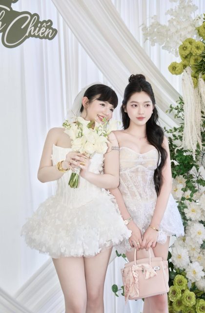 Trần Bích Triều Tiên - Cổ lấy chồng rồii.. Chúc Bạn trăm năm hạnh phúc nha Miuu Sann