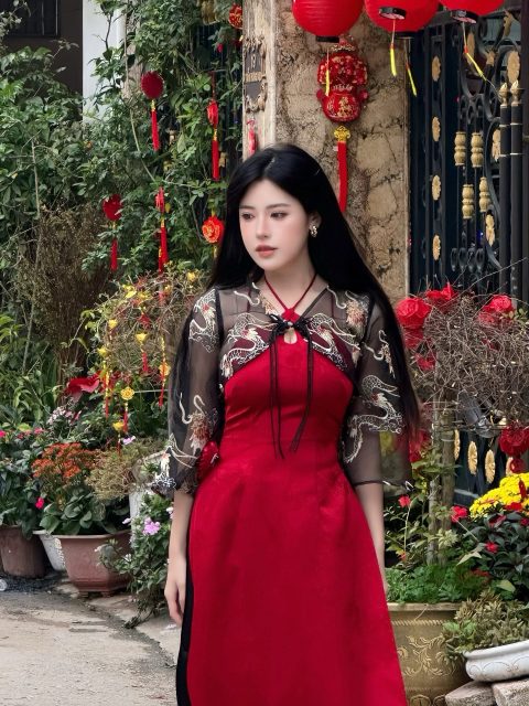 UNa To Uyen - Các cháu qua đây cô lì xì :))) Hữu duyên 1O bé :)))