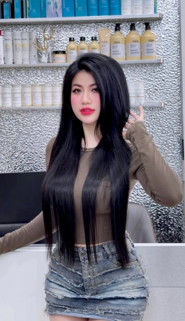 Bích Hoa Nguyễn - Em không biết Anh thích gì ? Thôi thì đoán mò là thích Em ..