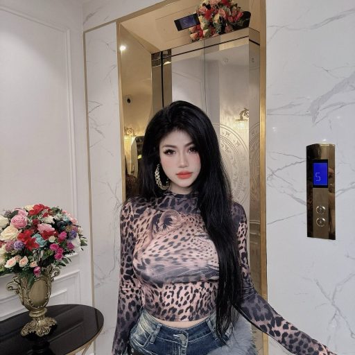 Bích Hoa Nguyễn - “𝐊𝐡𝐢 𝐥𝐚̀ 𝐞𝐦 𝐛𝐞́, 𝐥𝐮́𝐜 𝐥𝐚̀ 𝐞𝐦 𝐲𝐞̂𝐮 !!”.. #𝐄𝐦𝐛𝐞́