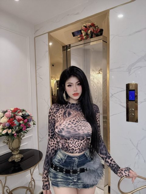 Bích Hoa Nguyễn - “𝐊𝐡𝐢 𝐥𝐚̀ 𝐞𝐦 𝐛𝐞́, 𝐥𝐮́𝐜 𝐥𝐚̀ 𝐞𝐦 𝐲𝐞̂𝐮 !!”.. #𝐄𝐦𝐛𝐞́