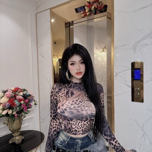 Bích Hoa Nguyễn - “𝐊𝐡𝐢 𝐥𝐚̀ 𝐞𝐦 𝐛𝐞́, 𝐥𝐮́𝐜 𝐥𝐚̀ 𝐞𝐦 𝐲𝐞̂𝐮 !!”.. #𝐄𝐦𝐛𝐞́
