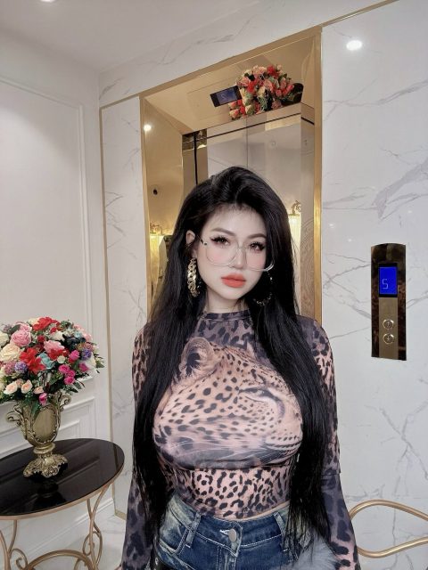 Bích Hoa Nguyễn - “𝐊𝐡𝐢 𝐥𝐚̀ 𝐞𝐦 𝐛𝐞́, 𝐥𝐮́𝐜 𝐥𝐚̀ 𝐞𝐦 𝐲𝐞̂𝐮 !!”.. #𝐄𝐦𝐛𝐞́