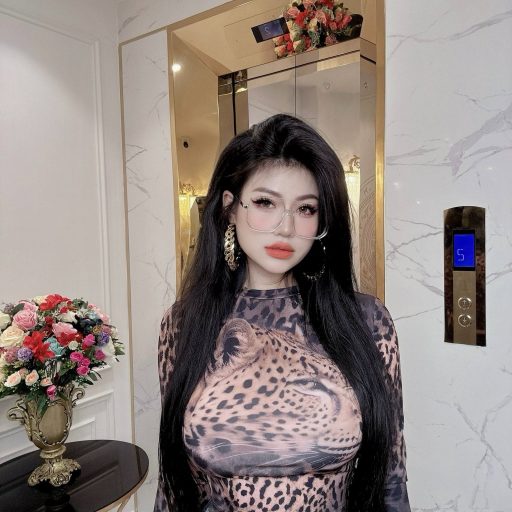 Bích Hoa Nguyễn - “𝐊𝐡𝐢 𝐥𝐚̀ 𝐞𝐦 𝐛𝐞́, 𝐥𝐮́𝐜 𝐥𝐚̀ 𝐞𝐦 𝐲𝐞̂𝐮 !!”.. #𝐄𝐦𝐛𝐞́