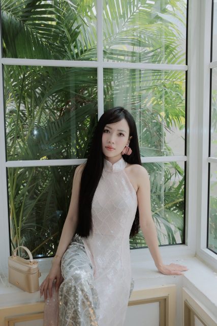 Trịnh Lâm Oanh - Chọn dùm mình 1 tấm đẹp để đăng fb đi ạ