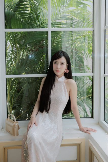Trịnh Lâm Oanh - Chọn dùm mình 1 tấm đẹp để đăng fb đi ạ
