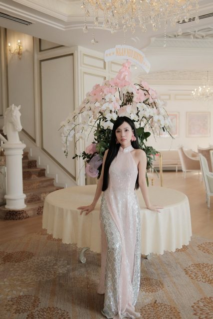 Trịnh Lâm Oanh - Chọn dùm mình 1 tấm đẹp để đăng fb đi ạ