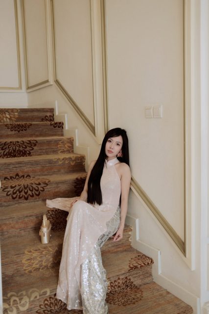 Trịnh Lâm Oanh - Chọn dùm mình 1 tấm đẹp để đăng fb đi ạ