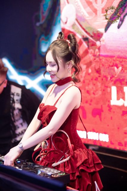 Nguyễn Linh Linh - Một đêm diễn thành công rực rỡ tại Roy Lounge Hải Dương Cứ gặp nhau…
