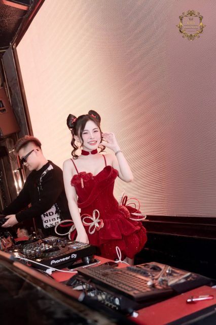 Nguyễn Linh Linh - Một đêm diễn thành công rực rỡ tại Roy Lounge Hải Dương Cứ gặp nhau…