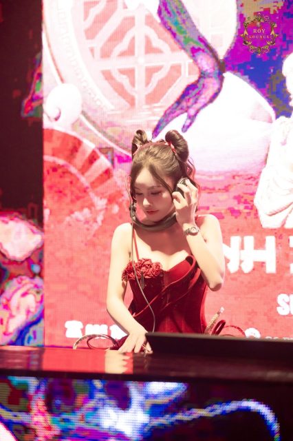 Nguyễn Linh Linh - Một đêm diễn thành công rực rỡ tại Roy Lounge Hải Dương Cứ gặp nhau…