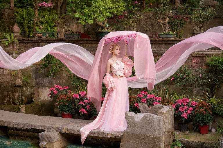 Nguyễn Diệu Linh - tiểu tiên nữ ăn tết quên up ảnh =)) makeup : Phạm Lan Hương : Duc Dung
