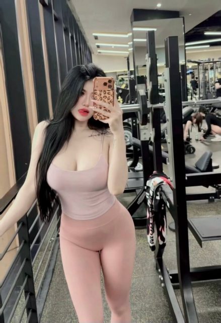 Bích Hoa Nguyễn - Tưởng em thế nào .. hoá ra là lúc thế này, lúc lại thích thế kia ..