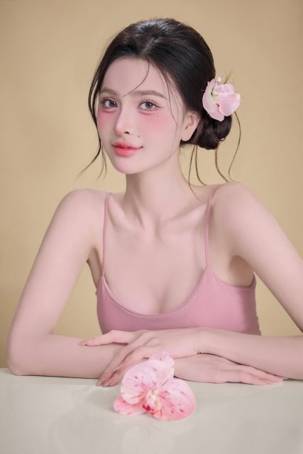 Nịnh Thảo - Tất cả ánh sáng cuộc đời em, đều là do em đóng tiền điện mà có…