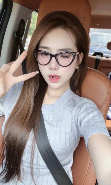 Thúy Hiền - Mình cho đi là tự nguyện, họ đáp lại là tuỳ tâm. Đừng đòi hỏi cũng…