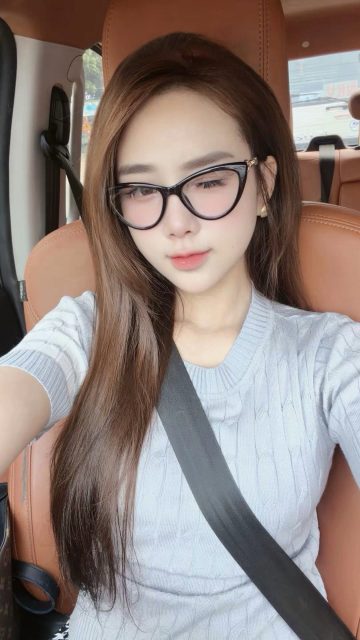 Thúy Hiền - Mình cho đi là tự nguyện, họ đáp lại là tuỳ tâm. Đừng đòi hỏi cũng…