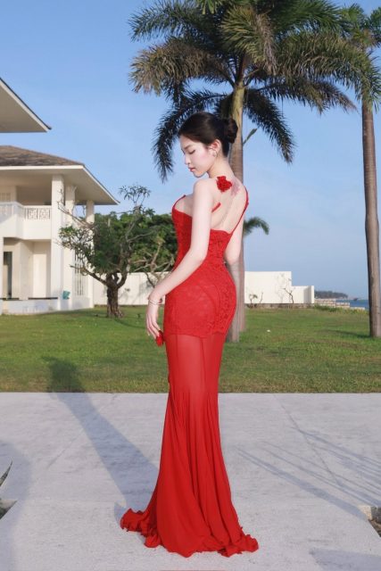 Trần Bích Triều Tiên - Say yes với đầm dài :)))