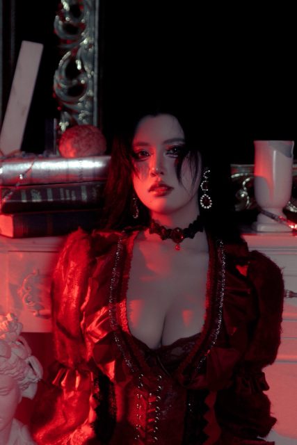 UNa To Uyen - Vàng đẹp hay đen đẹp hơn mng