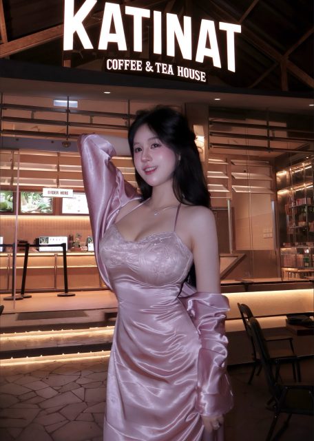 Nguyễn Phạm Tú Uyên - Ai thấy em hiền giơ tay Còn lại là thấy xinh đúng honggg? #katinat