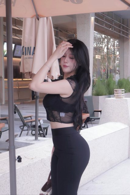 Nguyễn Phạm Tú Uyên - Người ta có tài và tiền, em chỉ hiền và hài thôi. Bên em vui nhưng…