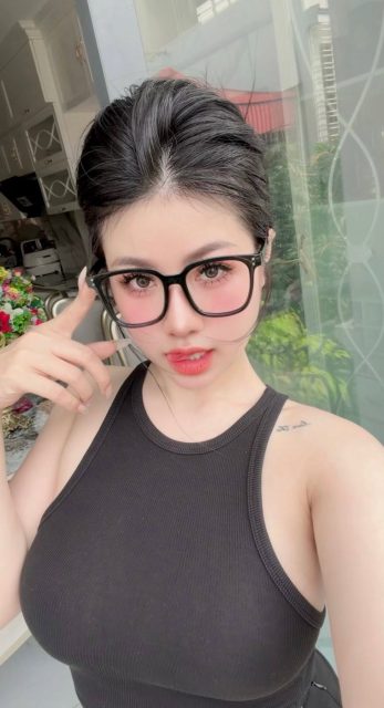 Bích Hoa Nguyễn - Giao diện gọi dạ bảo thì hay cãi đây mà ..