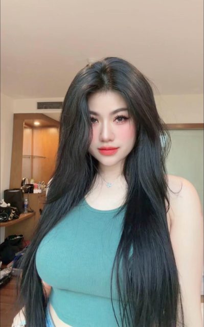 Bích Hoa Nguyễn - Nhìn e thế , chứ bế là cũng hơi căng ..