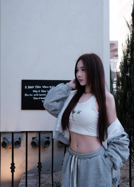 Ly Ly Trần - Em đừng rối.. E có nhiều hơn một con đường để đi