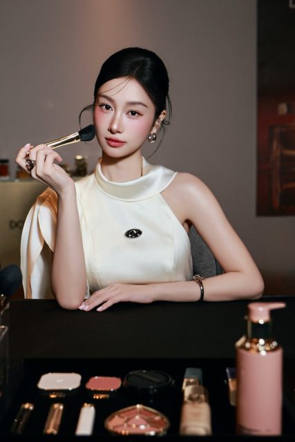 Vũ Phương Anh - Vũ Phương Anh X DOLCE & GABBANA Dương Hữu Nghĩa Nhi Gia Nguyen
