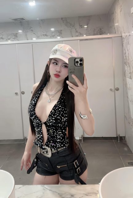 Nguyễn Linh Linh - DJ nữ làm xong hay quên Usb nhất lớp