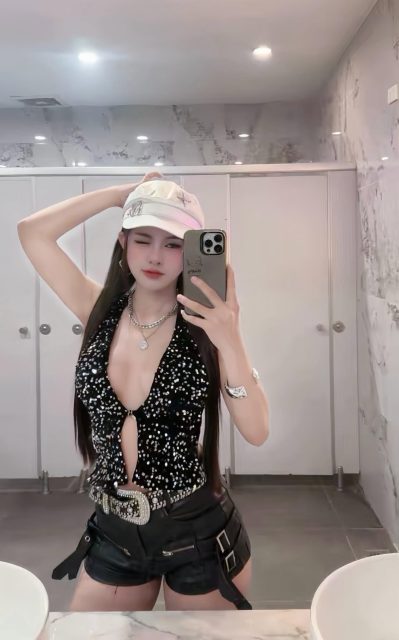 Nguyễn Linh Linh - DJ nữ làm xong hay quên Usb nhất lớp