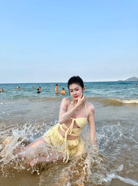 Mẫn Mẫn - cô ấy và biển