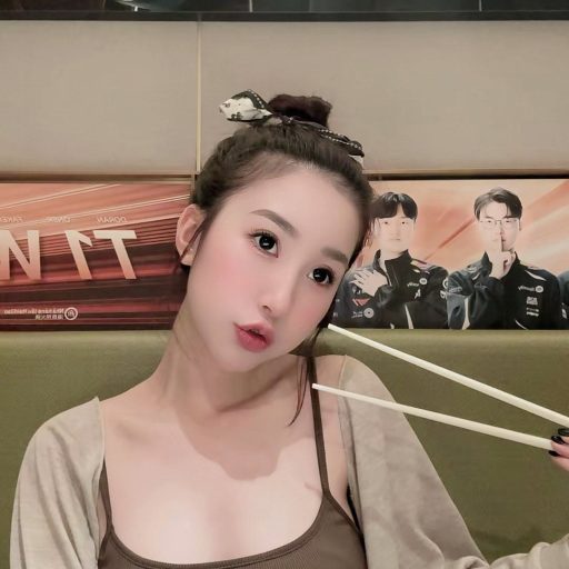 Nguyễn Thuỷ Tiên - 1 câu tâm đắc của bản thân từ tuổi 18! Nếu k sớm tranh thủ tận dụng…