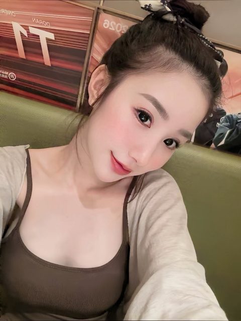 Nguyễn Thuỷ Tiên - 1 câu tâm đắc của bản thân từ tuổi 18! Nếu k sớm tranh thủ tận dụng…
