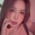 Thủy Tiên - Nhìn anh thấy cô đơn ￼Nên là em cho phép anh thương Mong anh hiểu em…